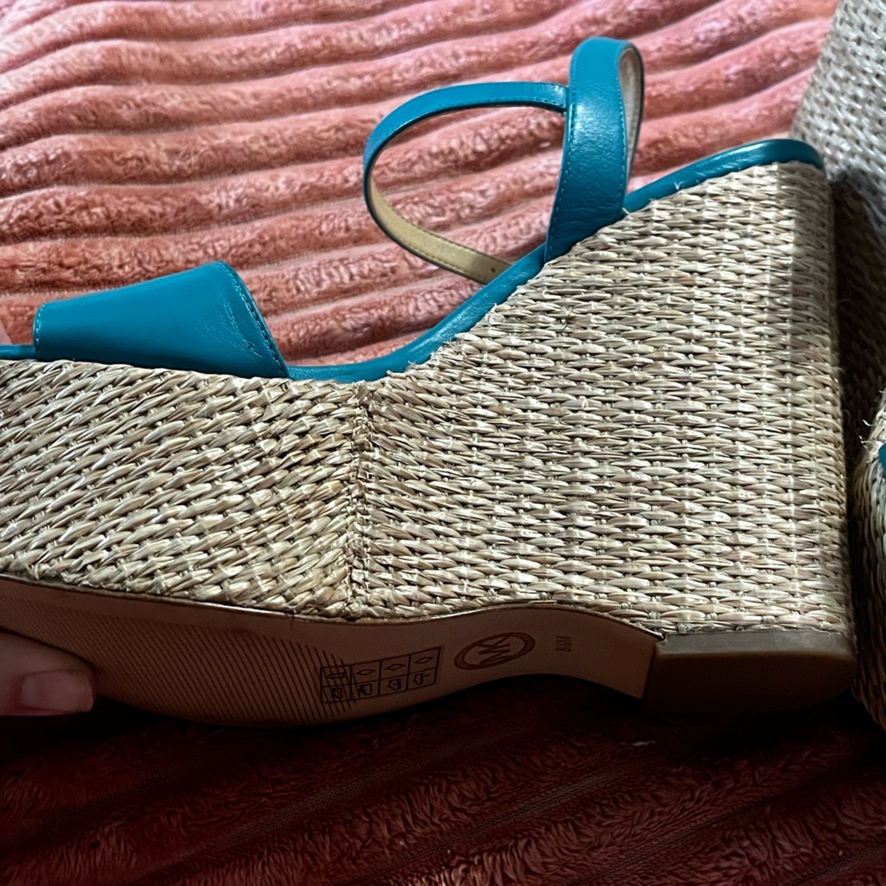 LIKE NEW Michael Kors Teal Leather Wedges 8.5 Worn ONCE for a couple of hours. - Picture 7 of 9